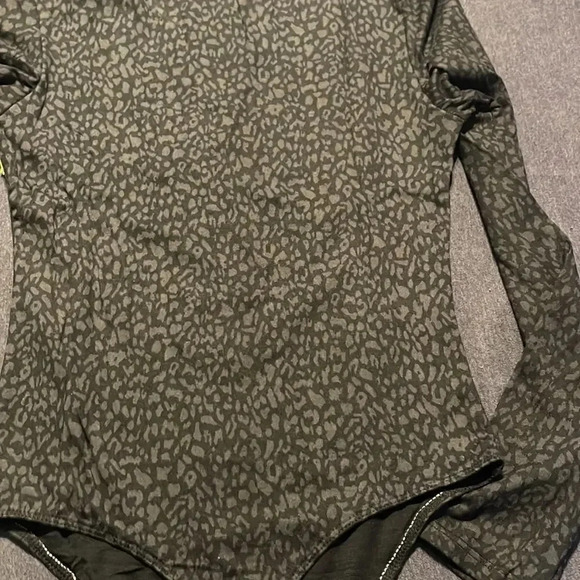 Yummy Leopard print black and grey bodysuit - Picture 9 of 12